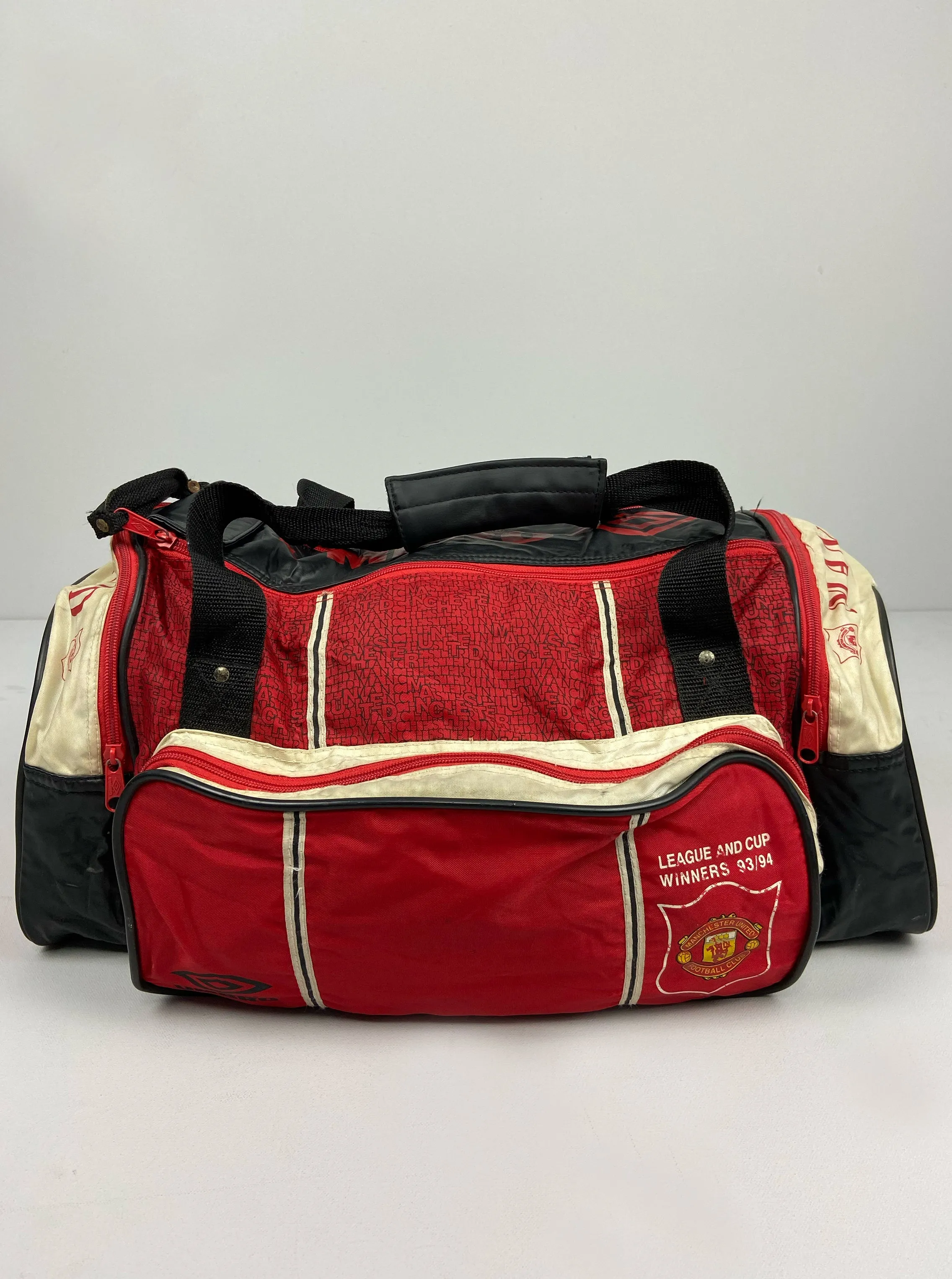 1993/94 MANCHESTER UNITED DUFFLE BAG UMBRO